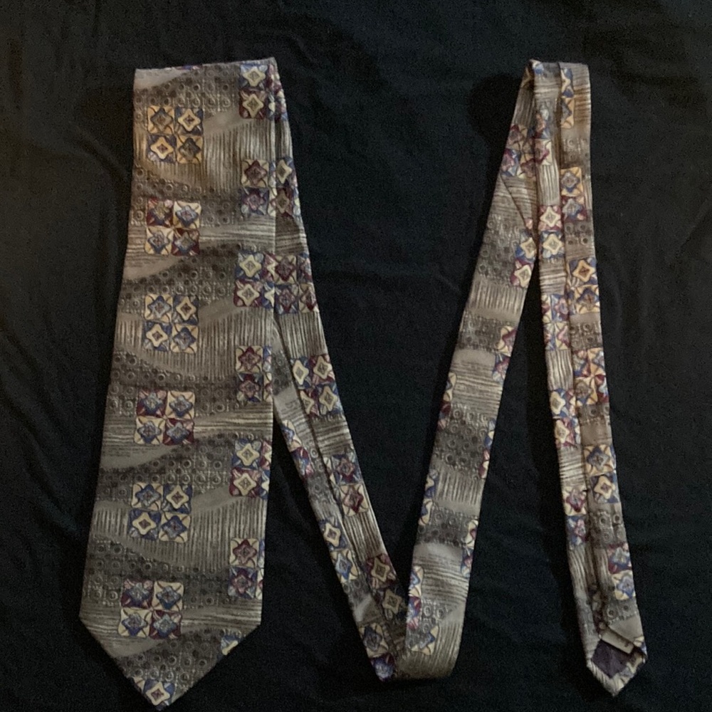 Friday Solution by Chas Reed & Co - 100% silk tie
